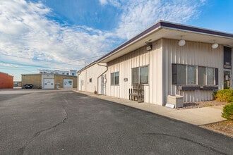 340 Pierce Ave, North Mankato, MN à louer Photo du bâtiment- Image 2 de 13