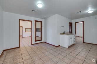 4320 S Portland Ave, Oklahoma City, OK for lease Interior Photo- Image 2 of 7