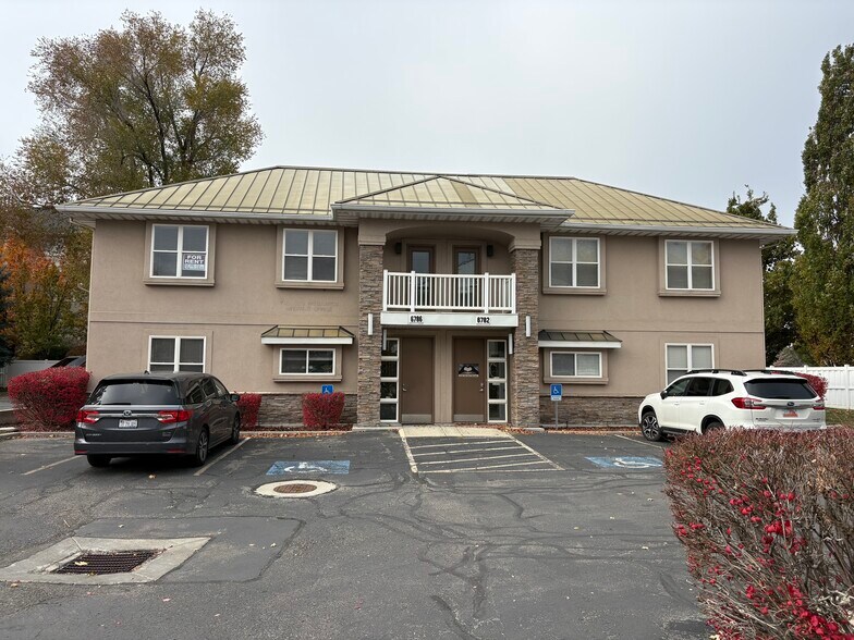 6782-6784 S 1300 E, Salt Lake City, UT à louer - Photo du bâtiment - Image 3 de 15