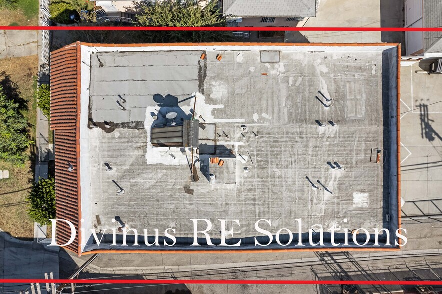 1858 S Orange Dr, Los Angeles, CA à vendre - Photo du bâtiment - Image 2 de 11