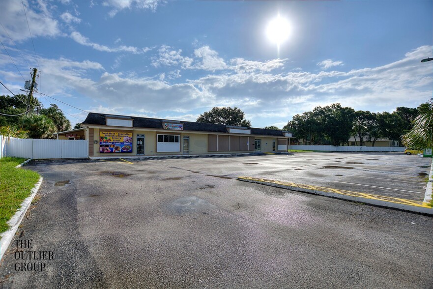 9125 Memorial Hwy, Tampa, FL for lease - Primary Photo - Image 1 of 2