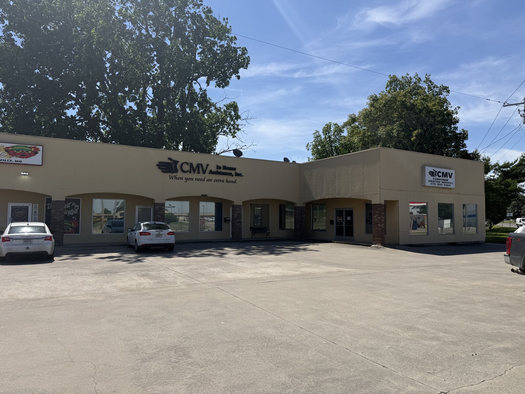 825 W 3rd St, Caruthersville, MO for lease Primary Photo- Image 1 of 15