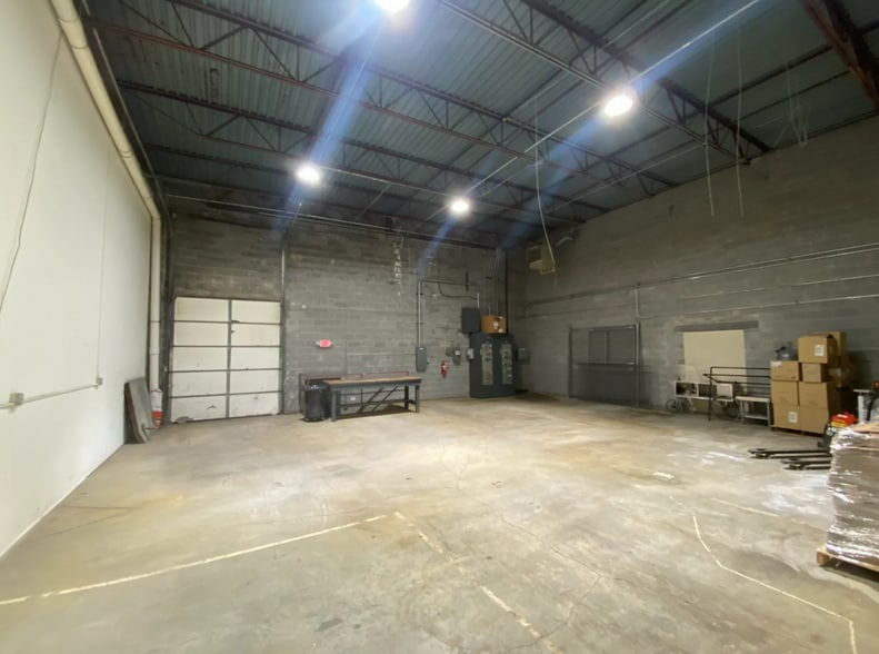 1220-1242 Rankin Dr, Troy, MI for lease - Interior Photo - Image 3 of 11