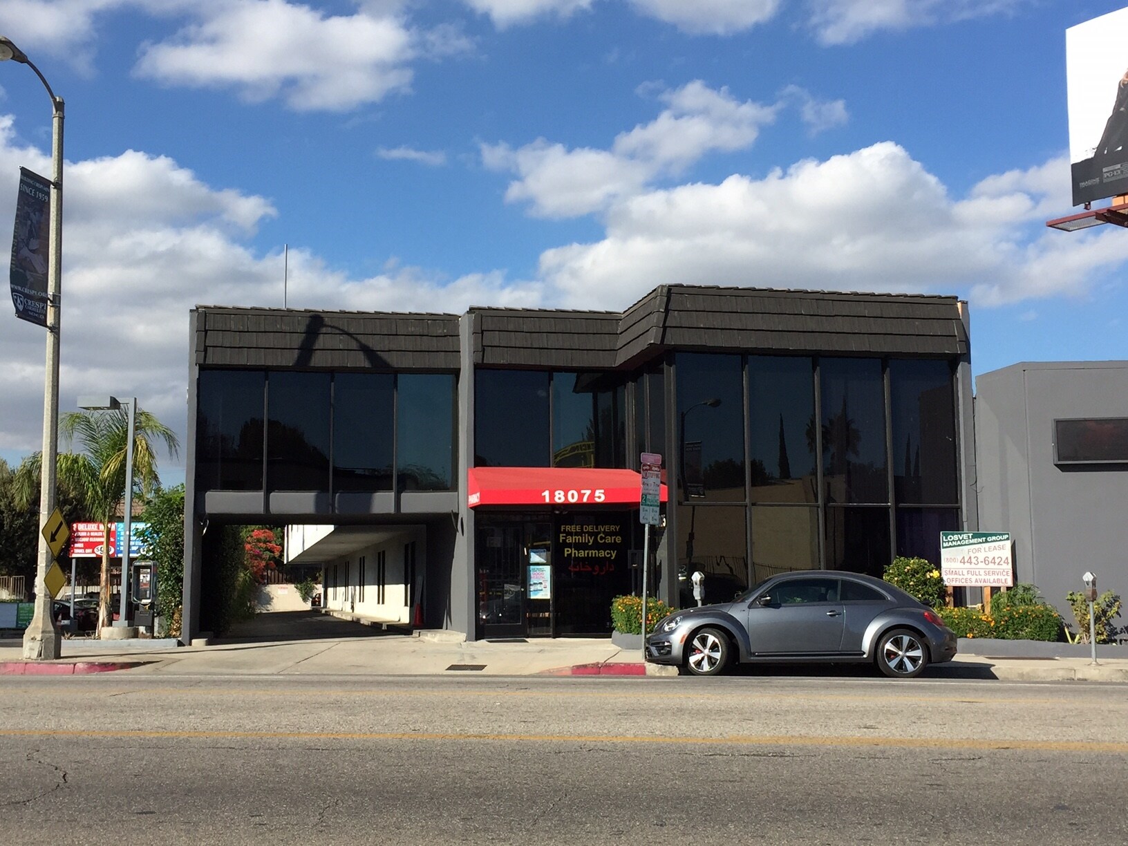 18075 Ventura Blvd, Encino, CA à louer Photo du bâtiment- Image 1 de 3