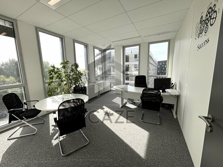 Office in Bordeaux for sale - Interior Photo - Image 2 of 8