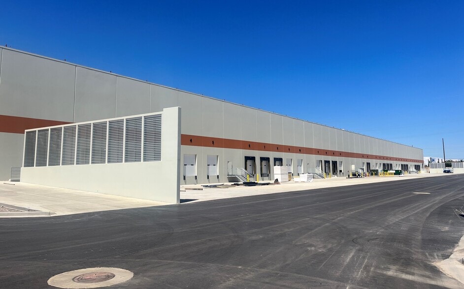 6308 W Crimson View Dr, South Jordan, UT for lease - Building Photo - Image 2 of 4