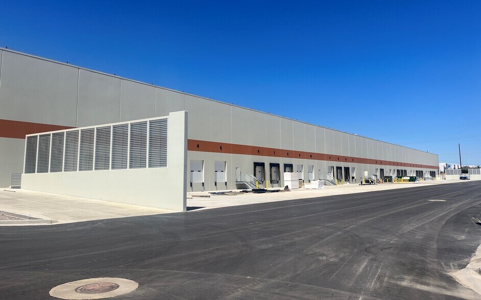 6308 W Crimson View Dr, South Jordan, UT à louer - Photo du bâtiment - Image 2 de 4