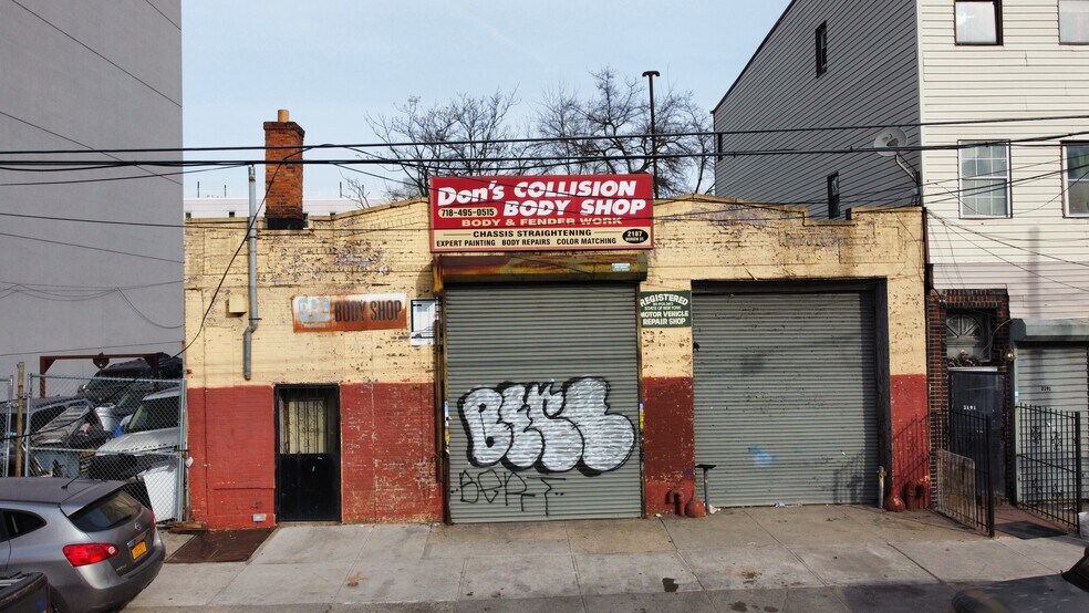 2187 Bergen St, Brooklyn, NY à vendre - Photo du bâtiment - Image 2 de 7