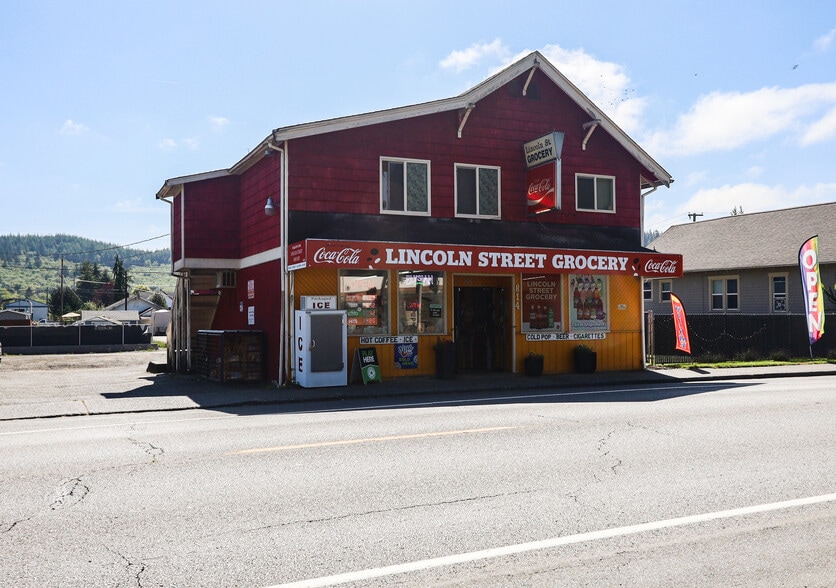 814 Lincoln St, Hoquiam, WA à vendre - Photo du bâtiment - Image 3 de 29