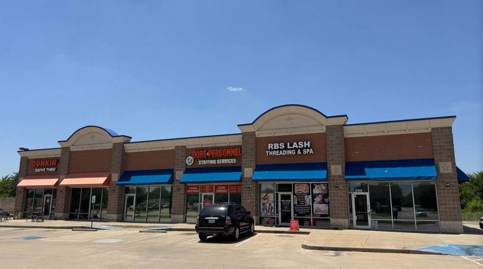 6201 Denton Hwy, Haltom City, TX à louer - Photo du bâtiment - Image 2 de 7
