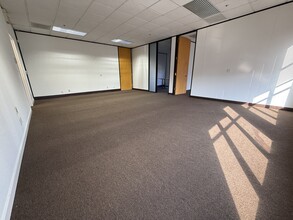 2150 Mariner Square Dr, Alameda, CA for lease Interior Photo- Image 1 of 9