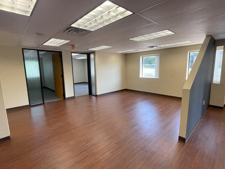 41 Sequin Dr, Glastonbury, CT à louer - Photo du bâtiment - Image 3 de 9