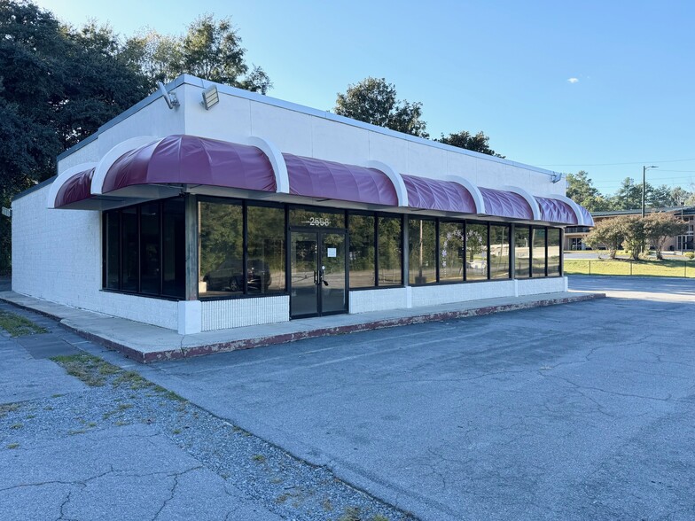 2558 Riverside Dr, Macon-Bibb, GA for lease - Building Photo - Image 2 of 6