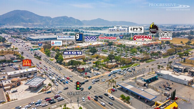 Plus de détails pour 16755-16873 Valley Blvd, Fontana, CA - Commerce de détail à louer