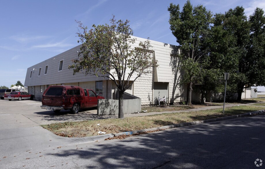 2507 S 87th Ave E, Tulsa, OK à vendre - Photo principale - Image 1 de 8