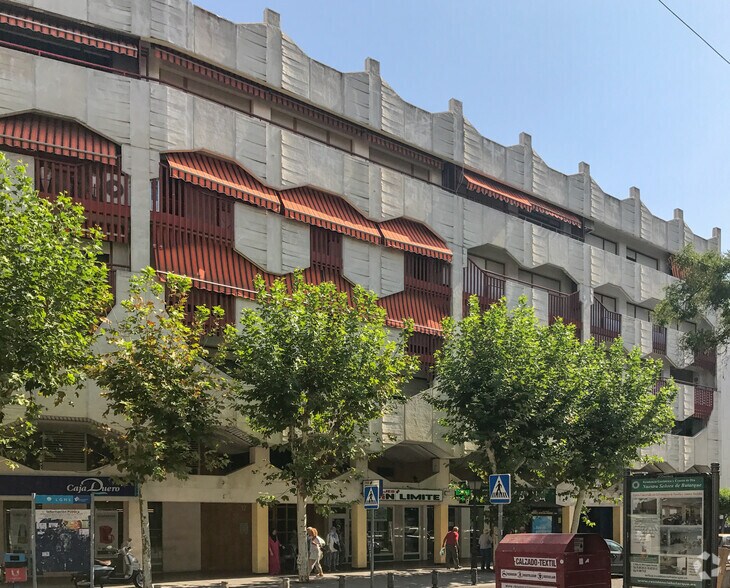 Plaza España, 12, Leganés, Madrid à vendre - Photo du bâtiment - Image 2 de 3