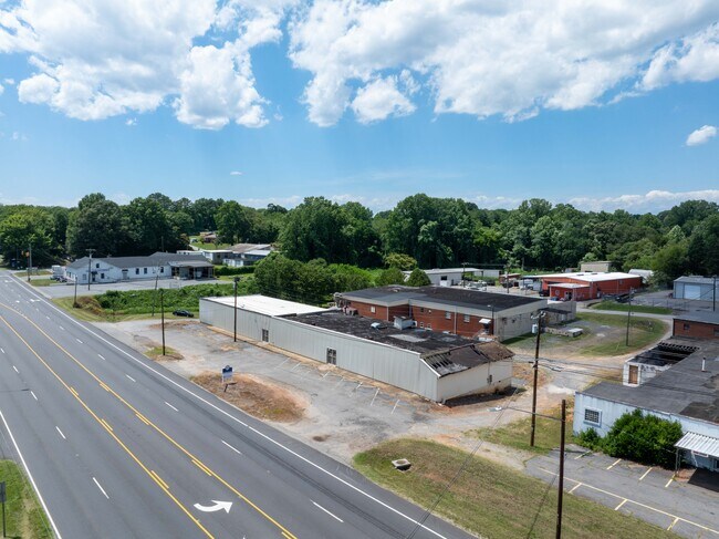 Plus de détails pour 1720 US Highway 70 SW, Hickory, NC - Flex à vendre