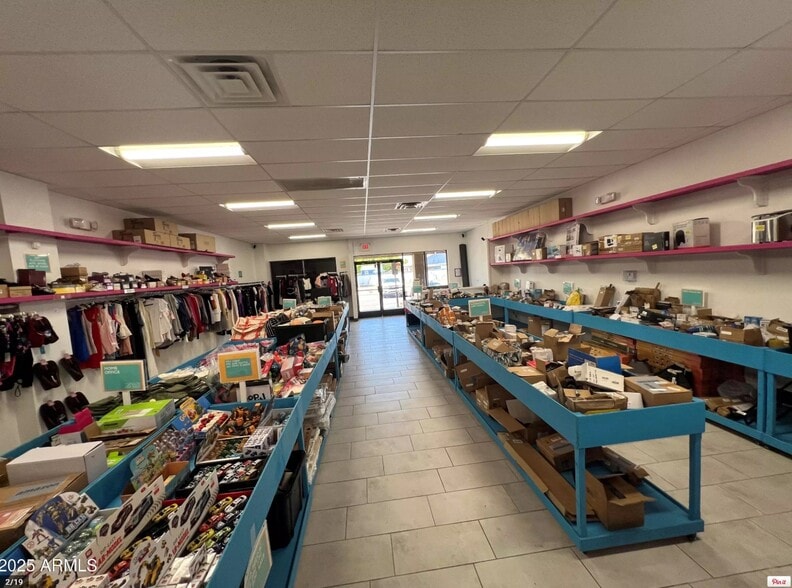 16835 N Park Pl, Glendale, AZ for lease - Interior Photo - Image 3 of 18