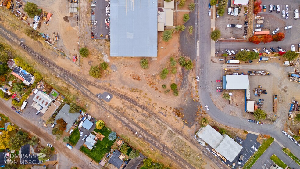 135 SE 5th St, Bend, OR à vendre - Photo du bâtiment - Image 2 de 4