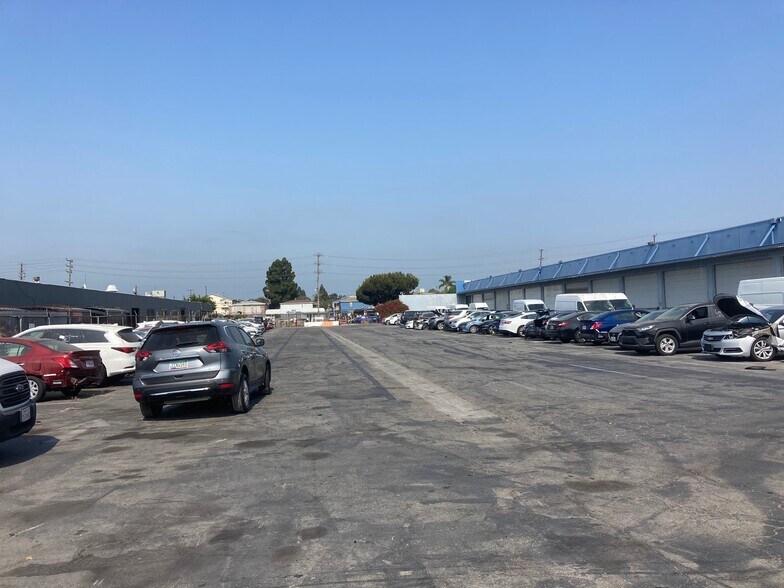 8900 Bellanca Ave, Los Angeles, CA à louer - Photo du bâtiment - Image 3 de 6