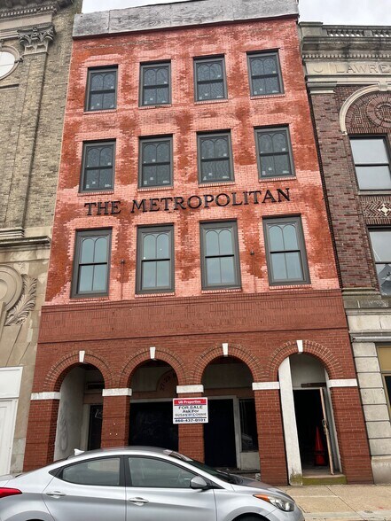27 Bank St, New London, CT à louer - Photo du bâtiment - Image 2 de 10