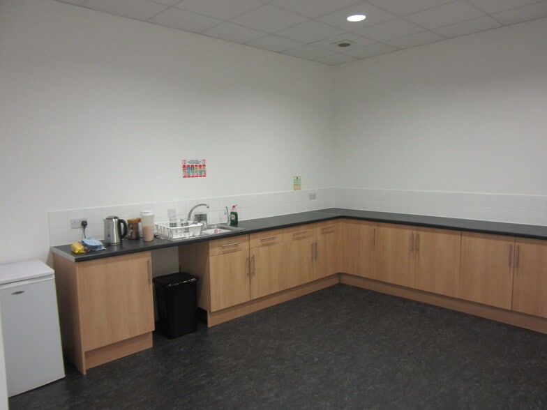 1346 Shettleston Rd, Glasgow for lease - Building Photo - Image 3 of 6