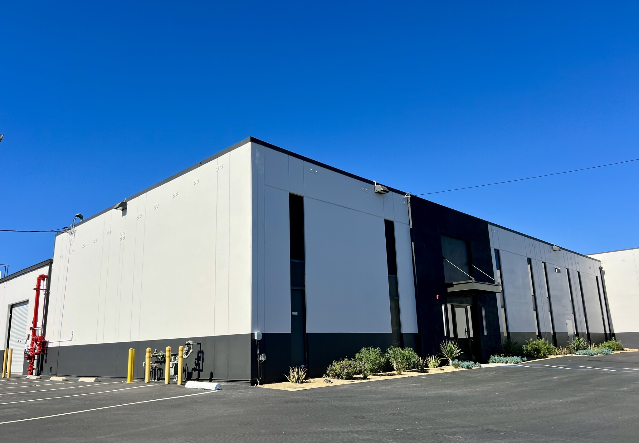 7101 Case Ave, North Hollywood, CA for lease Primary Photo- Image 1 of 9