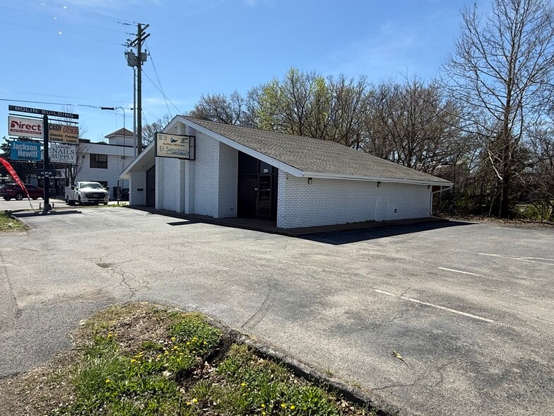 294 S Lowry St, Smyrna, TN à vendre - Photo du bâtiment - Image 2 de 15