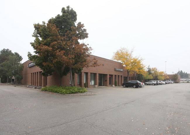 Plus de détails pour 333 Wyecroft Rd, Oakville, ON - Industriel à louer