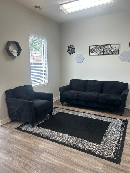 11759 Asheville Hwy, Inman, SC à louer - Photo du bâtiment - Image 3 de 8