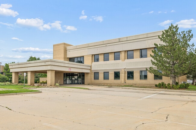 More details for 230 N Midwest Blvd, Oklahoma City, OK - Office for Auction