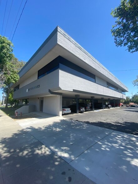 195 N Euclid Ave, Upland, CA à louer - Photo du bâtiment - Image 3 de 7