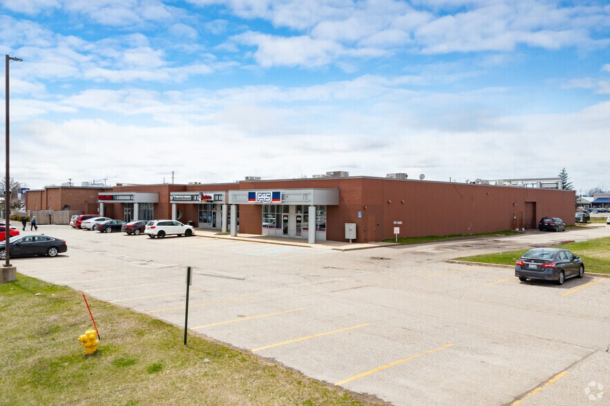 2863 W Shore Dr, Holland, MI à louer - Photo du bâtiment - Image 3 de 3