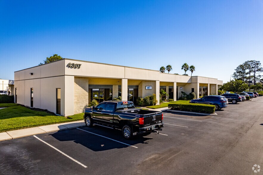 4303 Vineland Rd, Orlando, FL à louer - Photo du bâtiment - Image 2 de 33