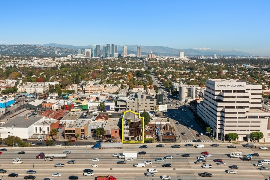 2140 Cotner Ave, Los Angeles, CA for sale - Building Photo - Image 2 of 14