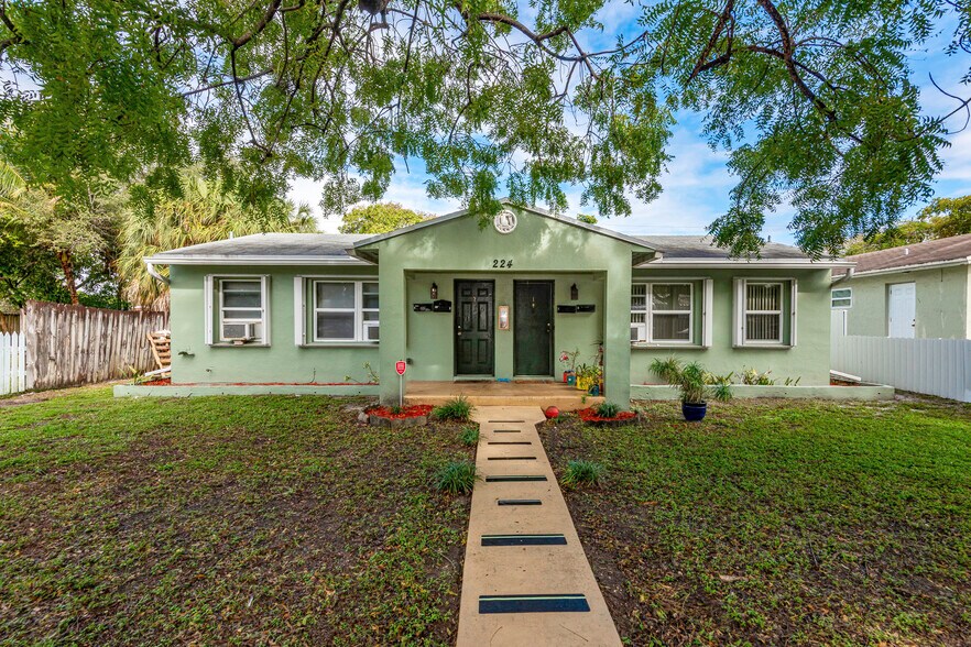 224 SW 15th St, Dania Beach, FL à vendre - Photo du bâtiment - Image 3 de 59