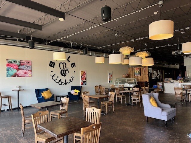 7401-7535 N May Ave, Oklahoma City, OK for lease Interior Photo- Image 1 of 4