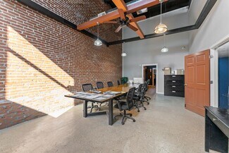 Plus de détails pour 950 S White River Parkway West Dr, Indianapolis, IN - Bureau à louer