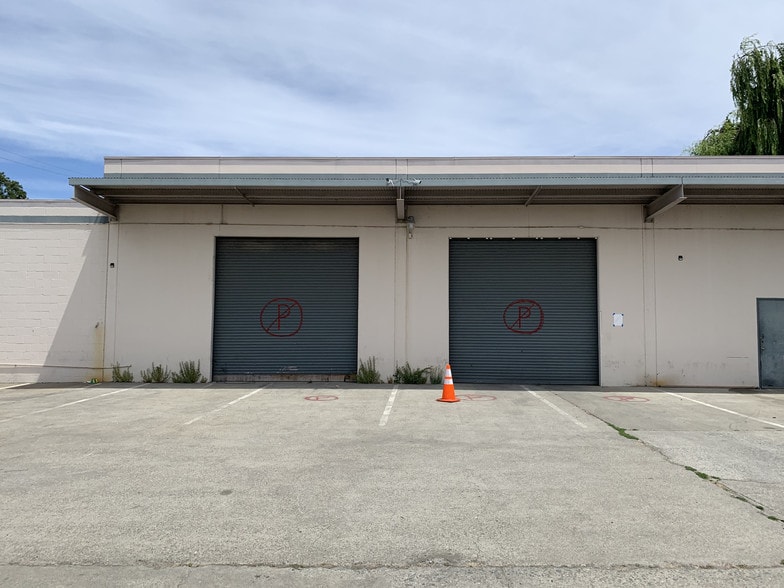 2400 Filbert St, Oakland, CA for lease - Building Photo - Image 2 of 18