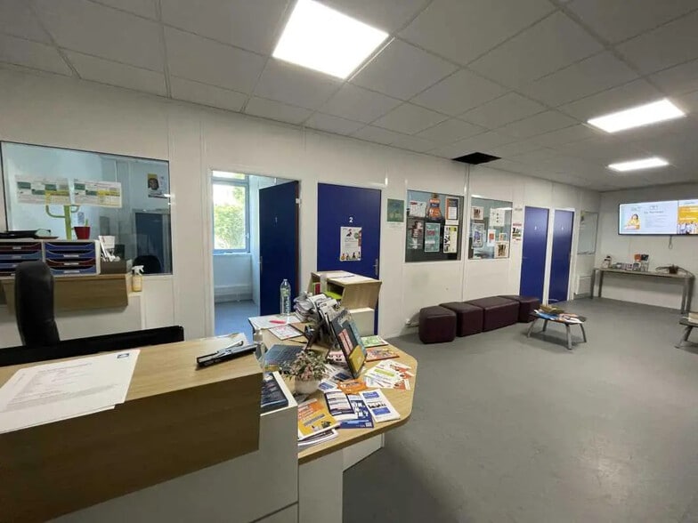 Office in Pantin for lease - Interior Photo - Image 2 of 15