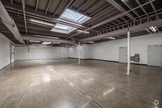 4256 W Diversey Ave, Chicago, IL à louer Photo intérieure- Image 1 de 4