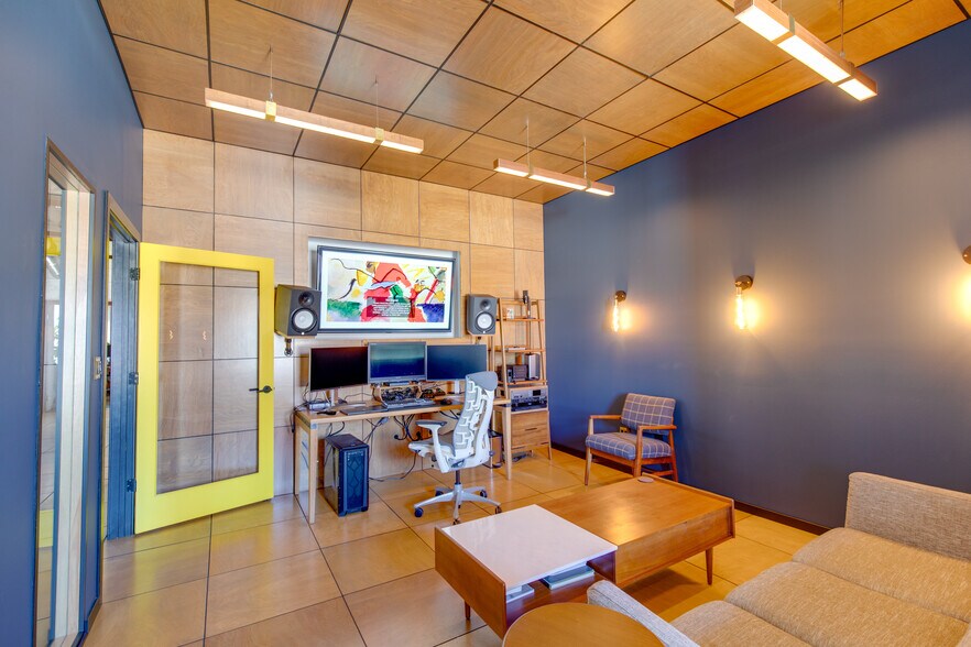 1821 W Hubbard St, Chicago, IL for lease - Interior Photo - Image 2 of 25