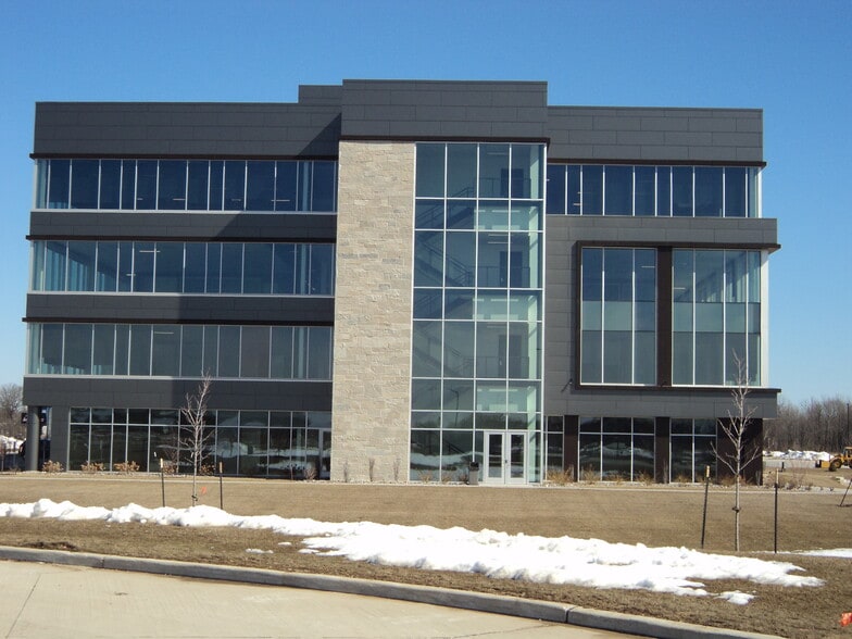 2020 Innovation Ct, De Pere, WI for lease - Building Photo - Image 1 of 49