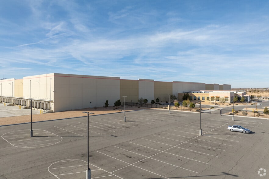 18880 Navajo Rd, Apple Valley, CA for lease - Building Photo - Image 2 of 9