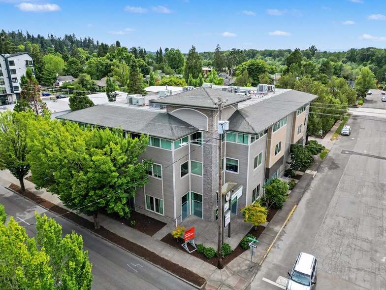 925-935 Commercial St SE, Salem, OR à vendre - Photo du bâtiment - Image 3 de 13