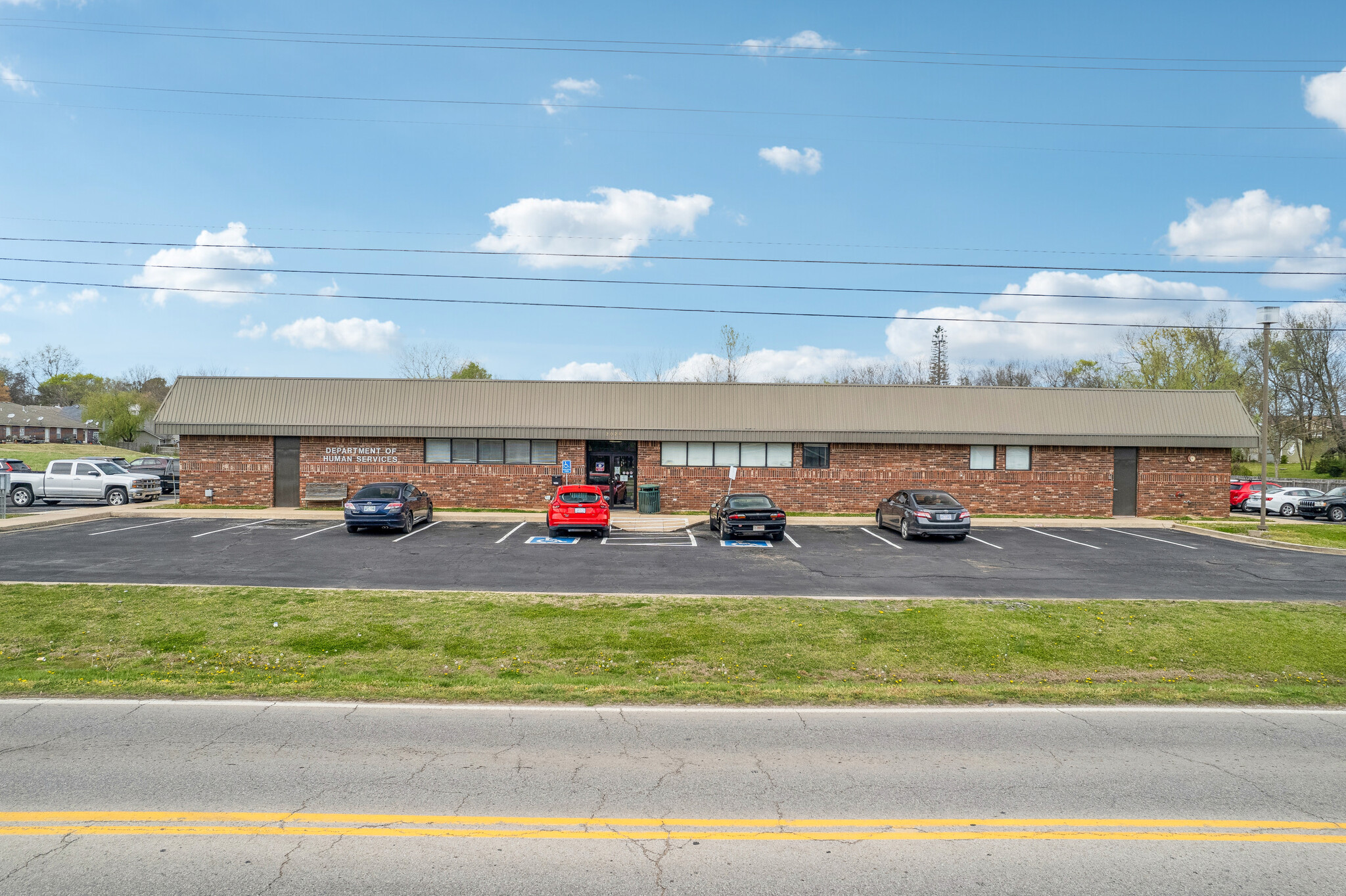 2020 Holly Rd, Claremore, OK à vendre Photo du b timent- Image 1 de 49