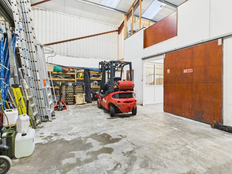 52B Menzies Rd, Aberdeen à vendre - Photo du bâtiment - Image 3 de 5