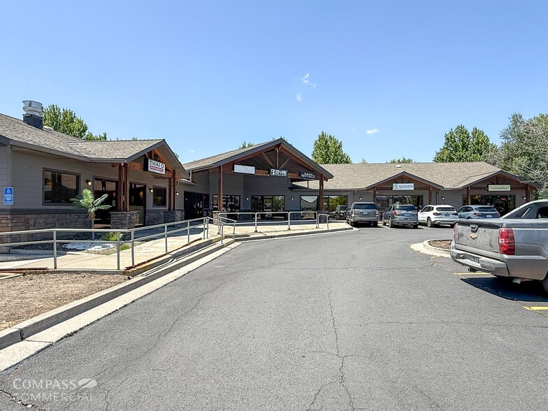 974 SW Veterans Way, Redmond, OR for lease - Building Photo - Image 2 of 5