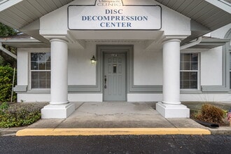 1377 Deltona Blvd, Spring Hill, FL for lease Interior Photo- Image 2 of 24