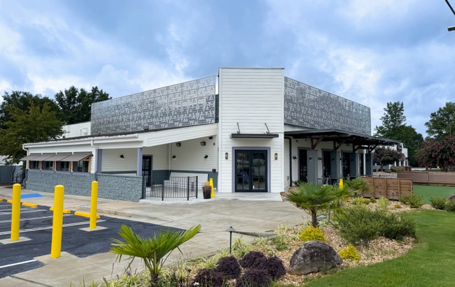 Plus de détails pour 1701 Browns Bridge Rd, Gainesville, GA - Commerce de détail à vendre